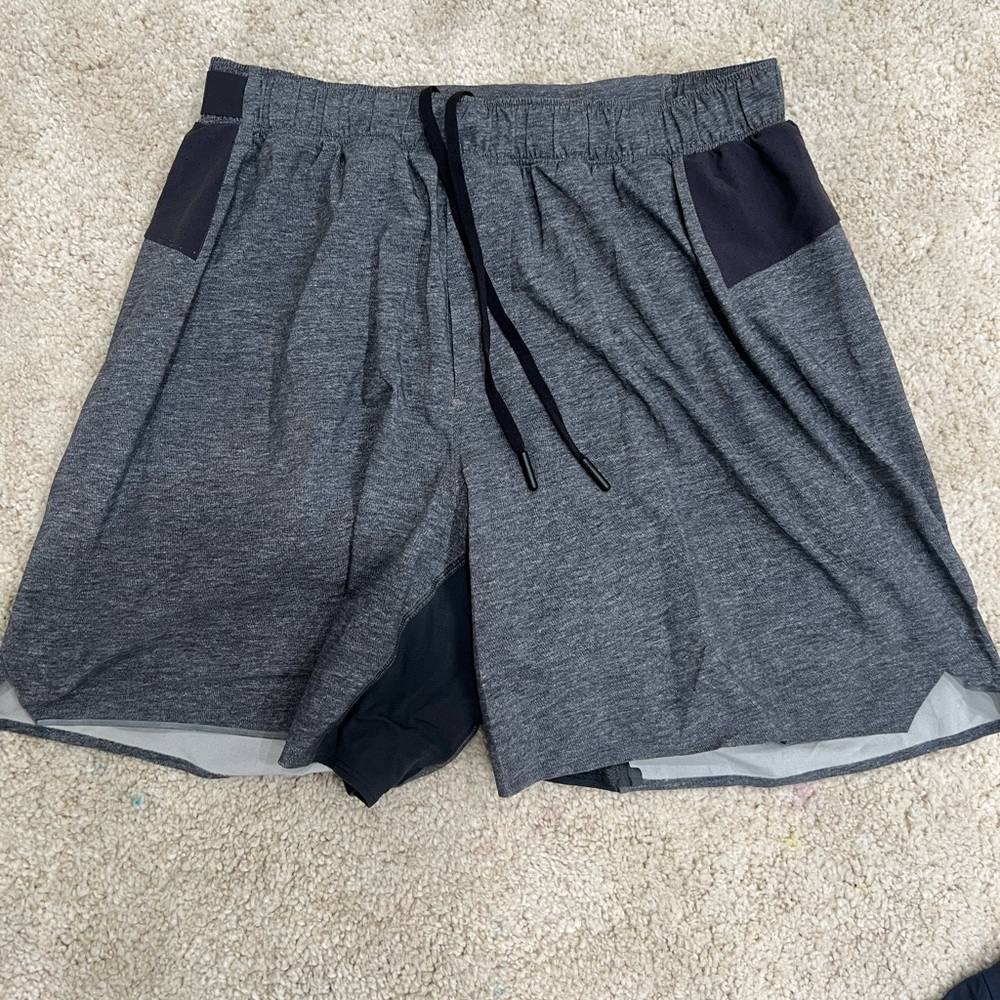 LULULEMON men’s running shorts gray